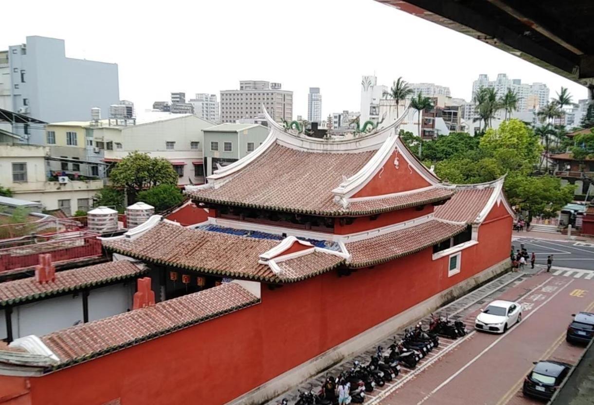 Temple Side Hostel Tainan Buitenkant foto
