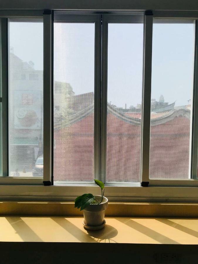 Temple Side Hostel Tainan Buitenkant foto