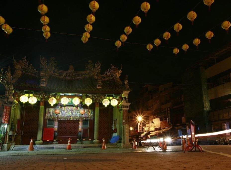 Temple Side Hostel Tainan Buitenkant foto